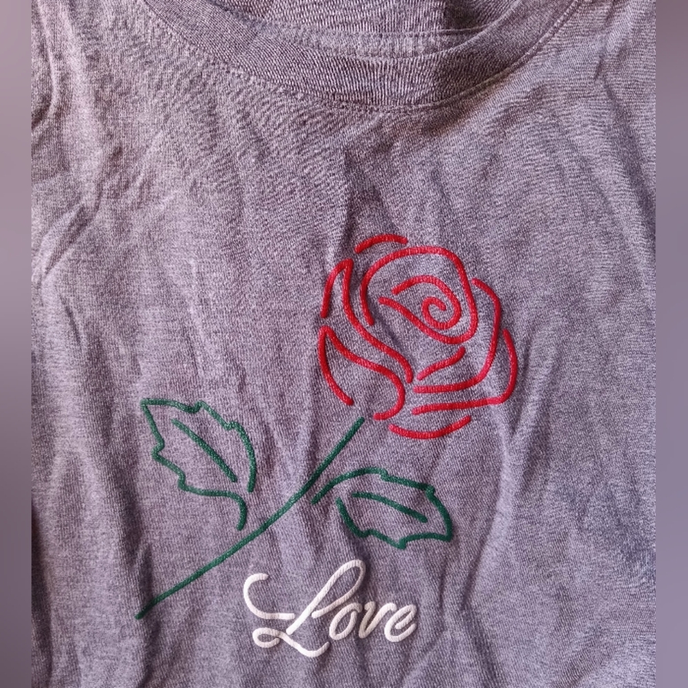 Gray Juniors' T-Shirt with Red Rose Embroidery